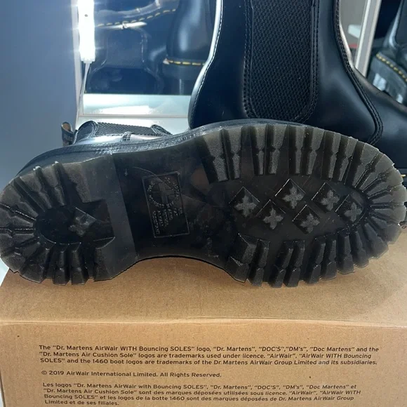 DR. MARTENS SMOOTH LEATHER PLATFORM CHELSEA BOOTS - Picture 5 of 12